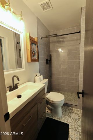 1011 W Elna Rae Street, Tempe, AZ 85281