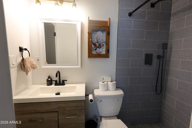 1011 W Elna Rae Street, Tempe, AZ 85281