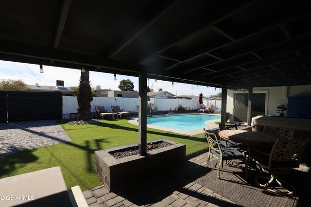 1011 W Elna Rae Street, Tempe, AZ 85281