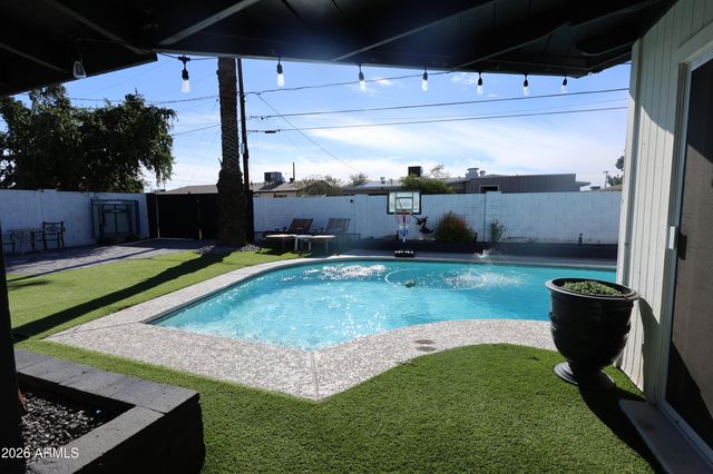 1011 W Elna Rae Street, Tempe, AZ 85281