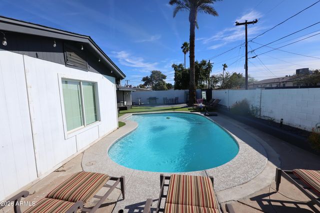 1011 W Elna Rae Street, Tempe, AZ 85281