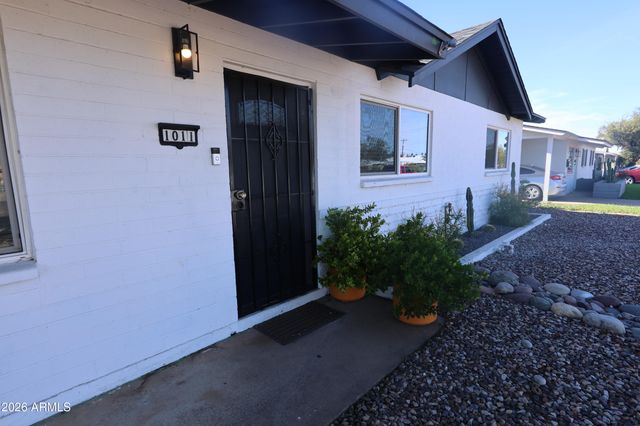 1011 W Elna Rae Street, Tempe, AZ 85281