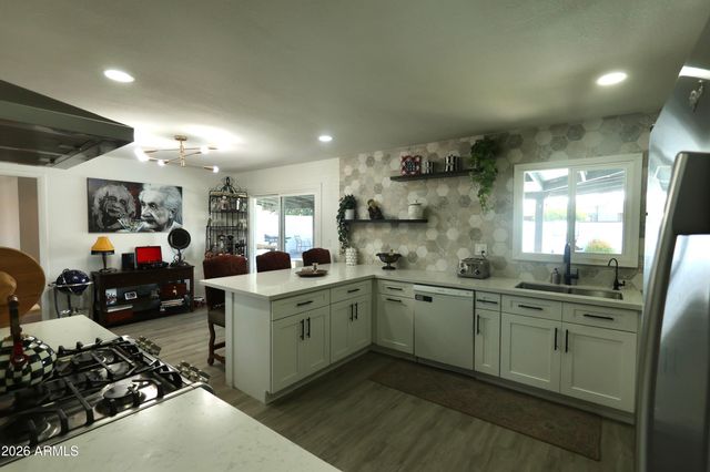 1011 W Elna Rae Street, Tempe, AZ 85281