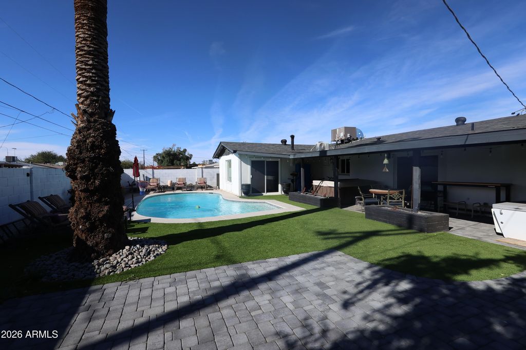 1011 W Elna Rae Street, Tempe, AZ 85281