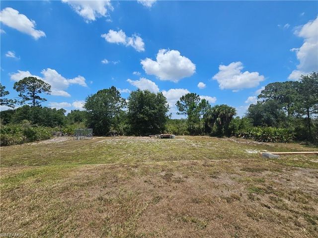 809 Lincoln AVE, Lehigh Acres, FL 33972