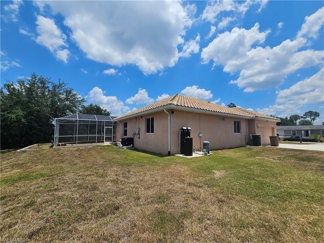 809 Lincoln AVE, Lehigh Acres, FL 33972
