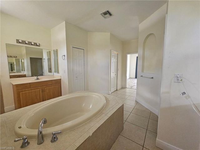 809 Lincoln AVE, Lehigh Acres, FL 33972