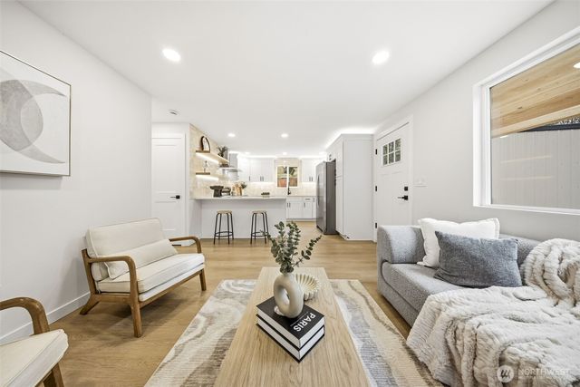 24212 SE 223rd Street, Maple Valley, WA 98038