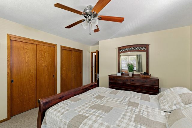 2115 W 38th Place, Davenport, IA 52806