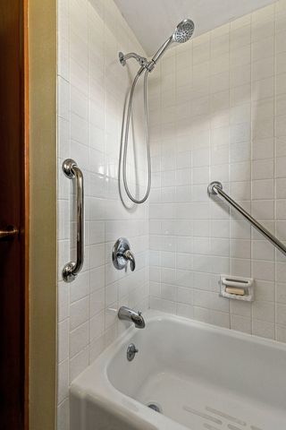 2115 W 38th Place, Davenport, IA 52806