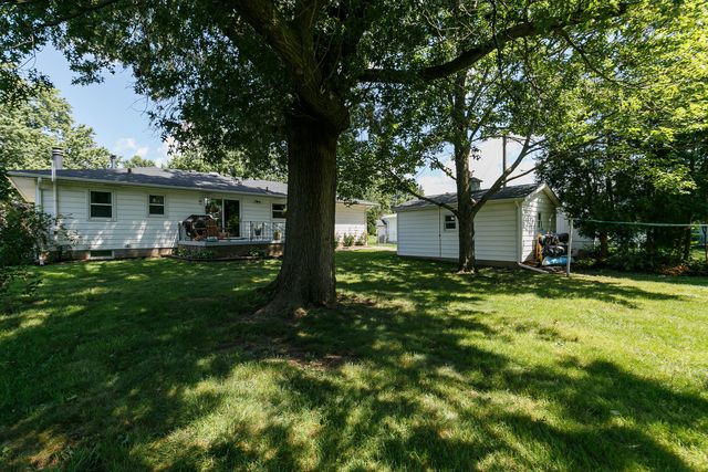 2115 W 38th Place, Davenport, IA 52806
