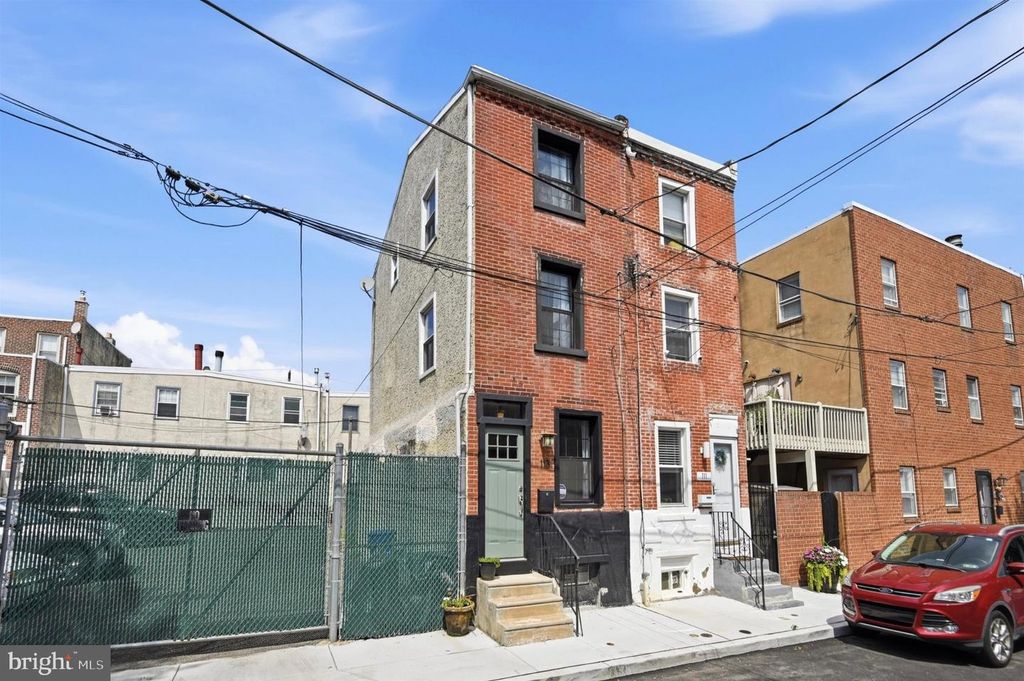 113 TITAN ST, PHILADELPHIA, PA 19147 — photo 2