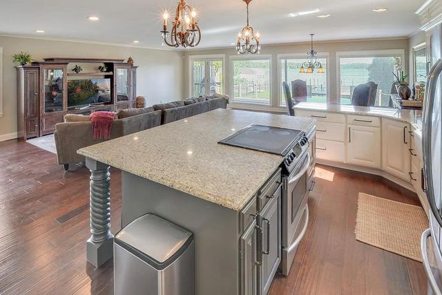 16926 Grays Bay Boulevard, Minnetonka, MN 55391