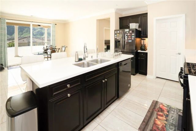 21047 Iron Rail, Riverside, CA 92507