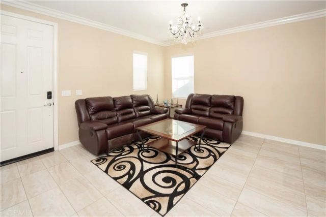 21047 Iron Rail, Riverside, CA 92507