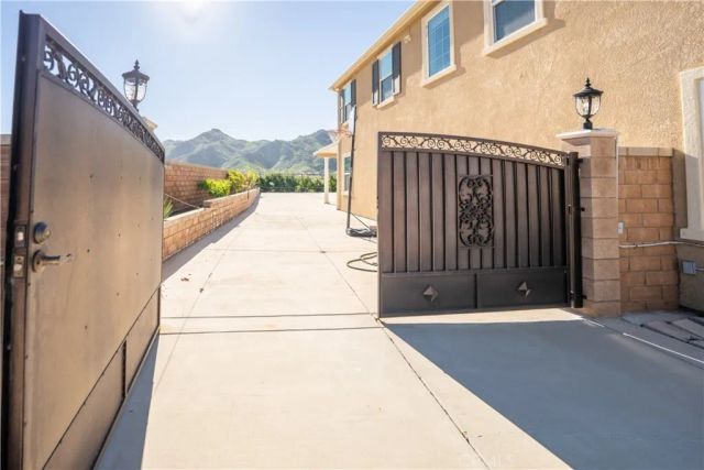 21047 Iron Rail, Riverside, CA 92507
