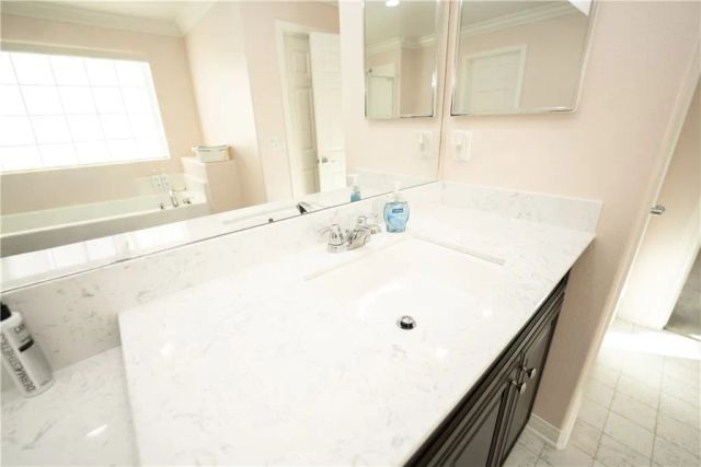 21047 Iron Rail, Riverside, CA 92507