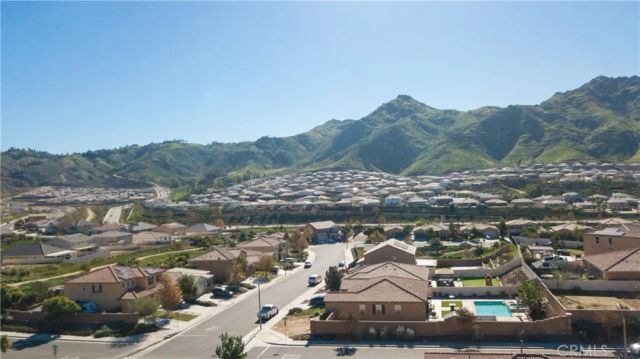 21047 Iron Rail, Riverside, CA 92507