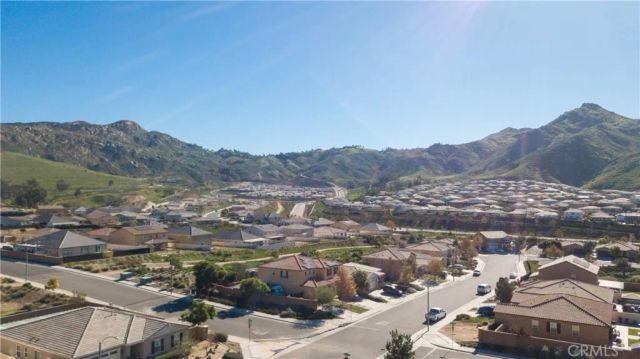 21047 Iron Rail, Riverside, CA 92507