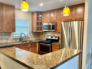 809 W Oakland Park Blvd J12, Oakland Park, FL 33311