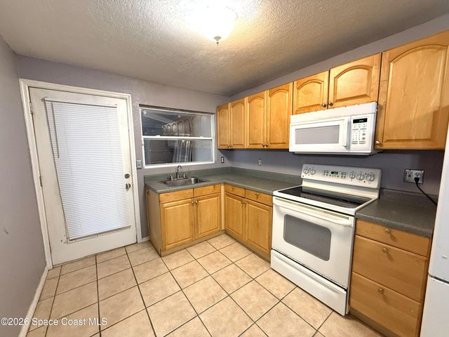 2127 Smathers Circle N B, Melbourne, FL 32935