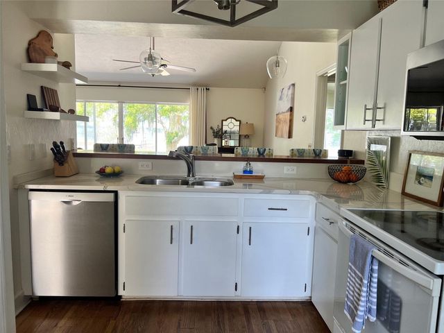 12595 SE SUNSET HARBOR ROAD, Weirsdale, FL 32195