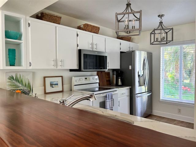 12595 SE SUNSET HARBOR ROAD, Weirsdale, FL 32195