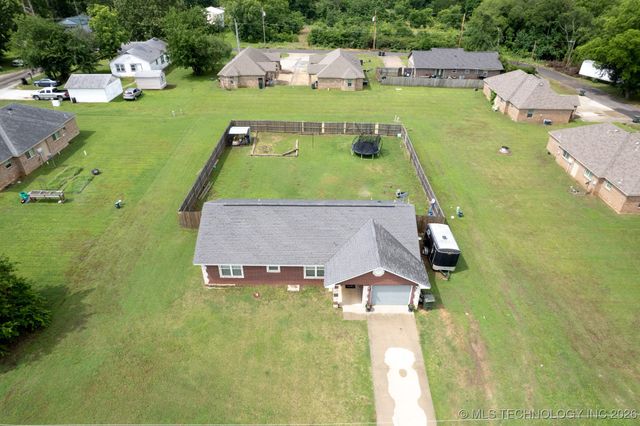 609 W Smiser Road, Calera, OK 74730