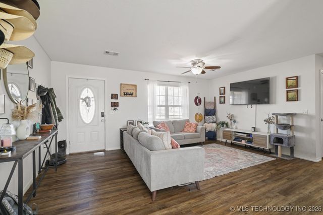 609 W Smiser Road, Calera, OK 74730