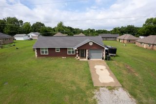 609 W Smiser Road, Calera, OK 74730