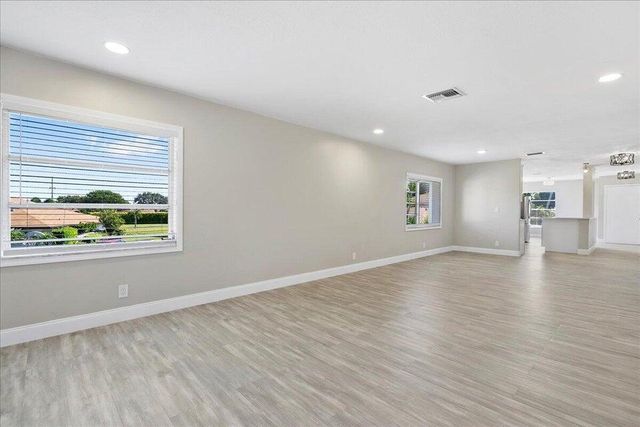 13921 Royal Palm Court D, Delray Beach, FL 33484