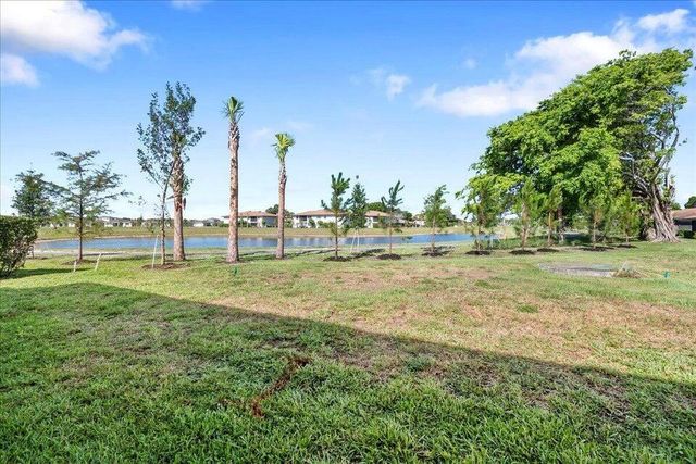 13921 Royal Palm Court D, Delray Beach, FL 33484