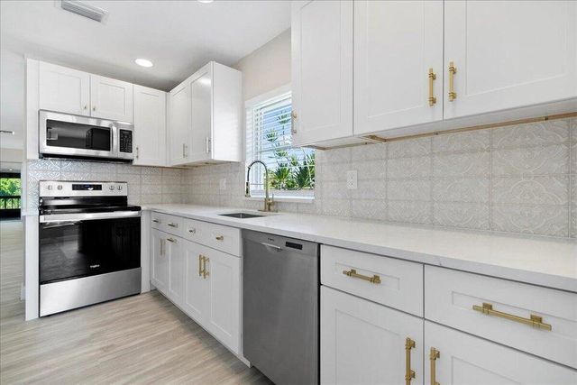 13921 Royal Palm Court D, Delray Beach, FL 33484