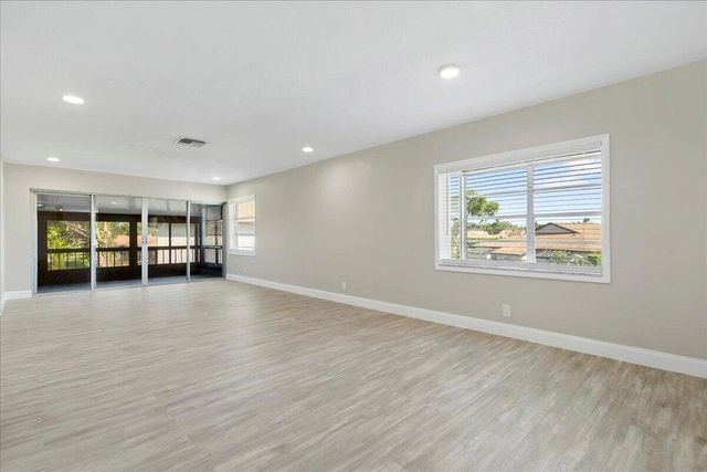 13921 Royal Palm Court D, Delray Beach, FL 33484