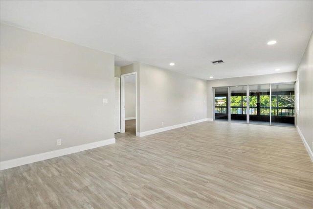 13921 Royal Palm Court D, Delray Beach, FL 33484