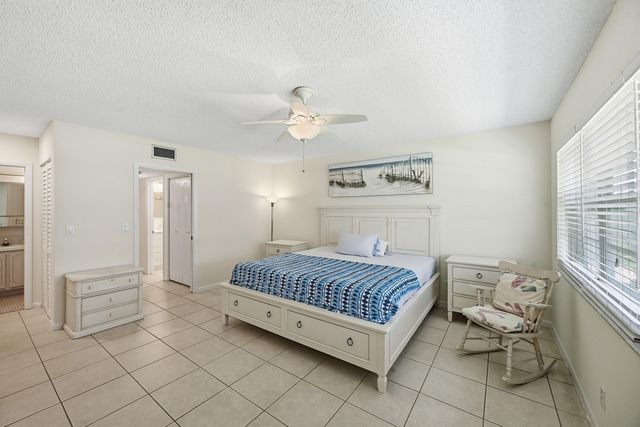 14589 Canalview Drive B, Delray Beach, FL 33484