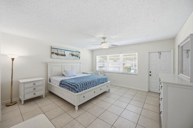 14589 Canalview Drive B, Delray Beach, FL 33484