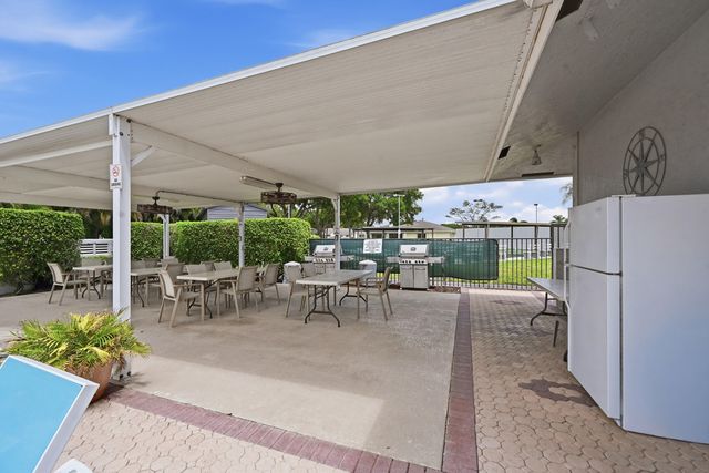 14589 Canalview Drive B, Delray Beach, FL 33484