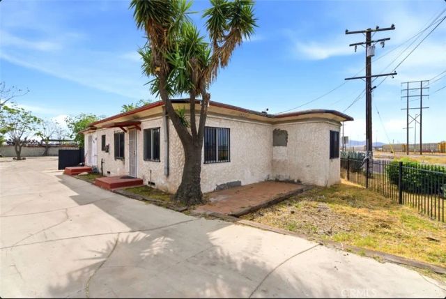 261 S Muscott, San Bernardino, CA 92410