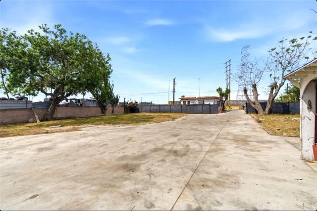 261 S Muscott, San Bernardino, CA 92410