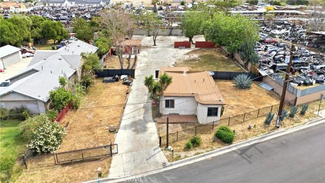 261 S Muscott, San Bernardino, CA 92410