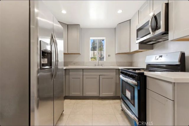 261 S Muscott, San Bernardino, CA 92410