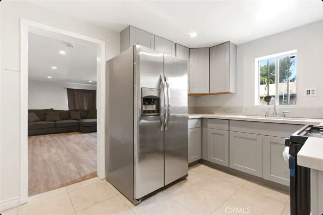 261 S Muscott, San Bernardino, CA 92410