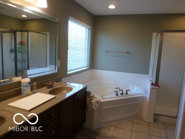 9849 N Anchor Bend, Mccordsville, IN 46055