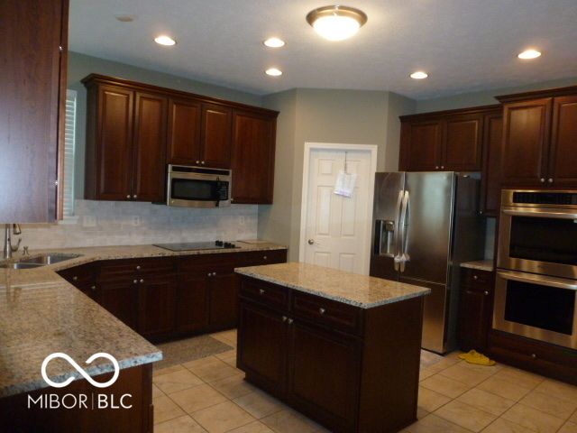 9849 N Anchor Bend, Mccordsville, IN 46055