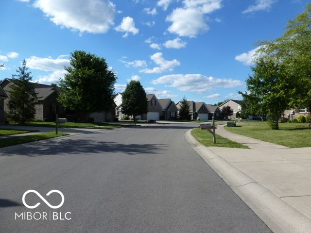 9849 N Anchor Bend, Mccordsville, IN 46055
