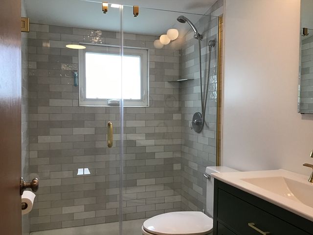 32 Hills St, Randolph, MA 02368
