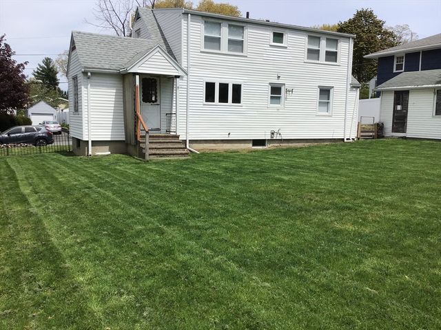 32 Hills St, Randolph, MA 02368