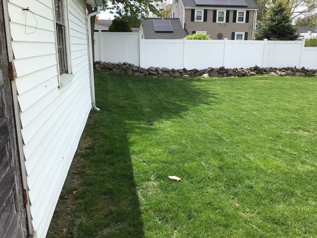 32 Hills St, Randolph, MA 02368