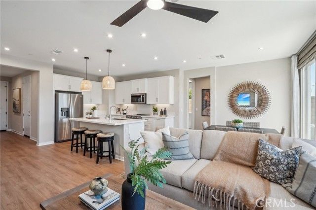 6377 Moonfire Lane, Fontana, CA 92336